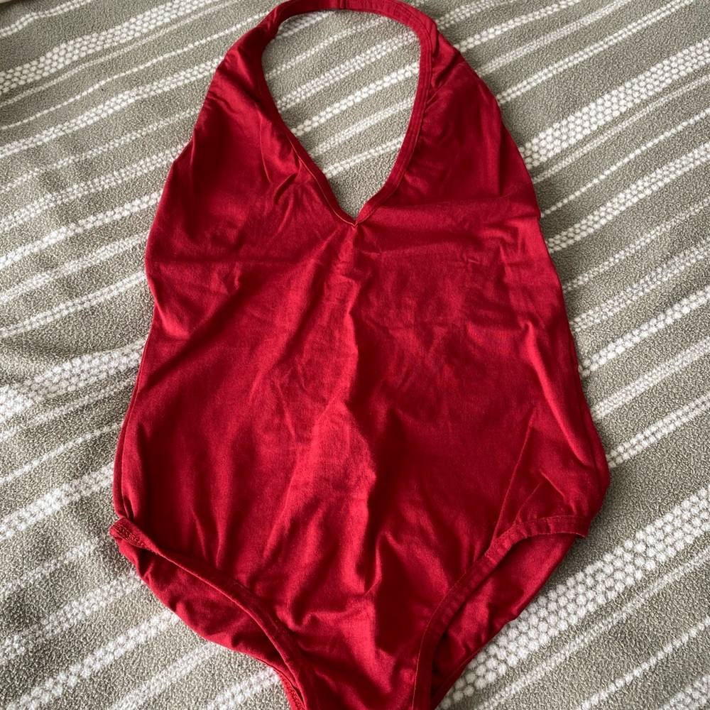 3/20$ FASHIONNOVA red open back bodysuit